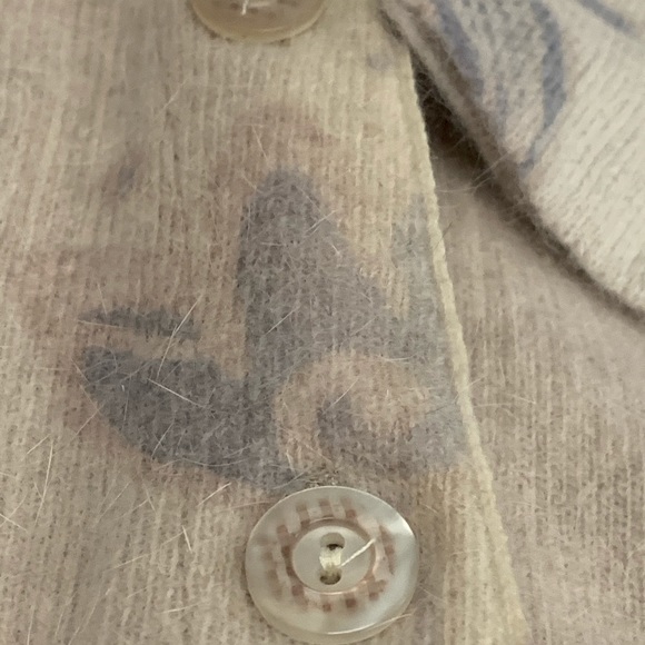 Gabriella T women’s shirt - Picture 3 of 7